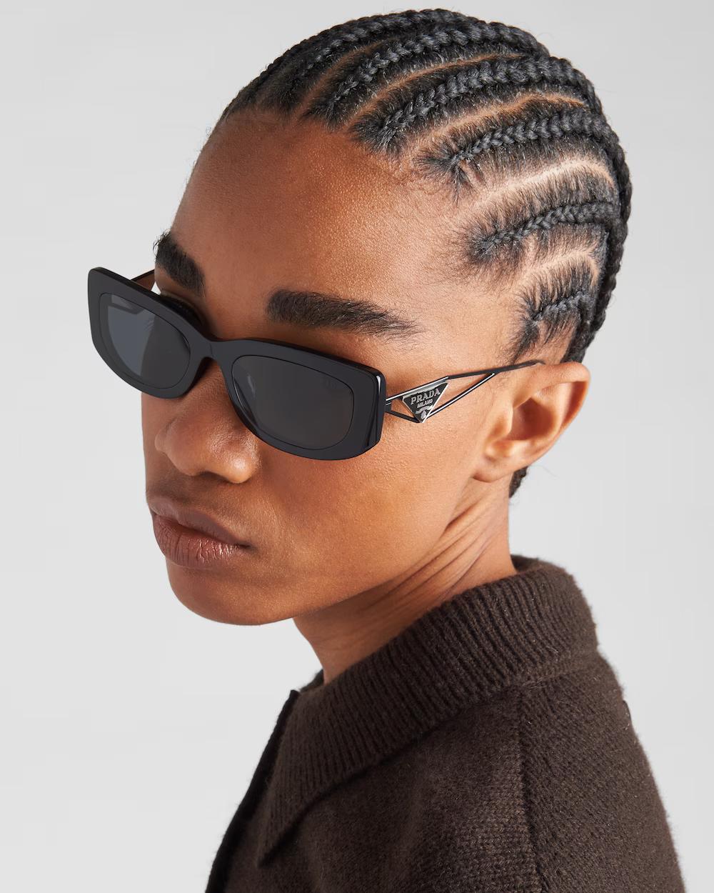 Sunglasses with triangle logo